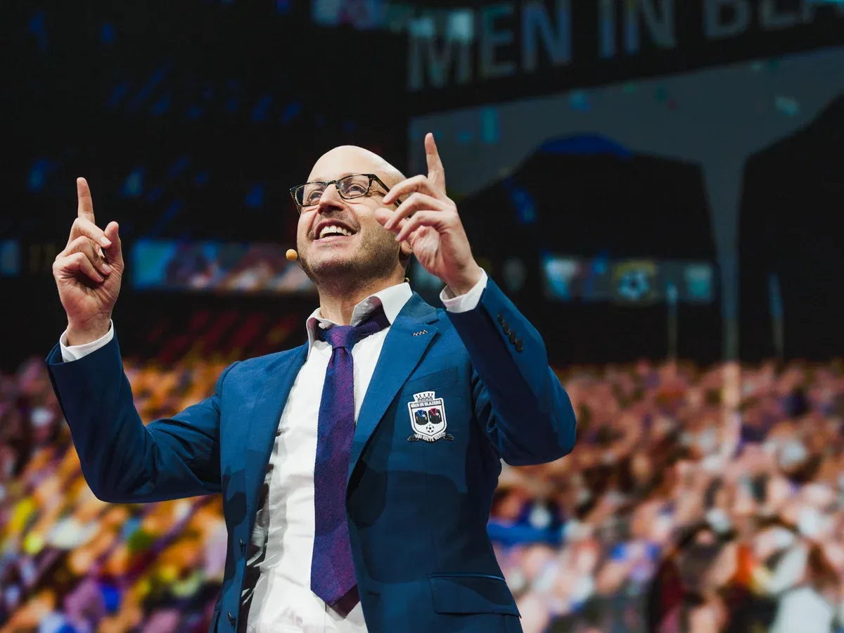 6/9/26: Men in Blazers' Roger Bennett Talks World Cup on Youth Inc.